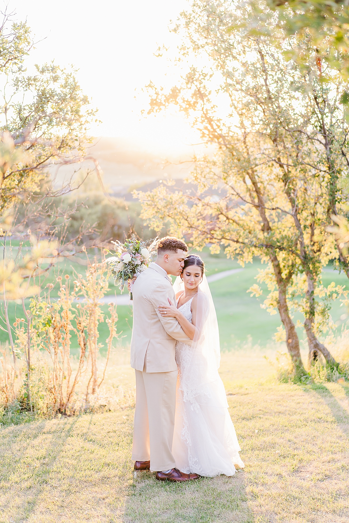 bride and groom - the oaks at plum creek
