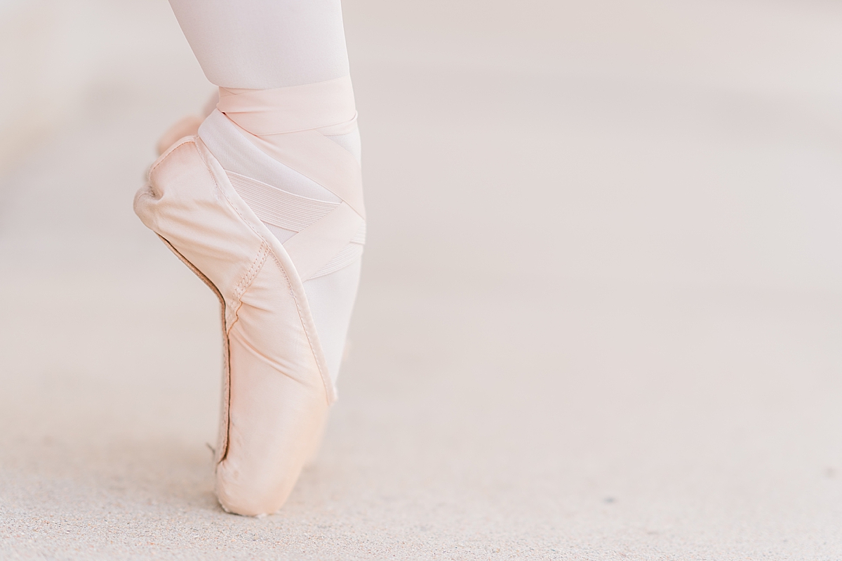 ballerina pointe shoes