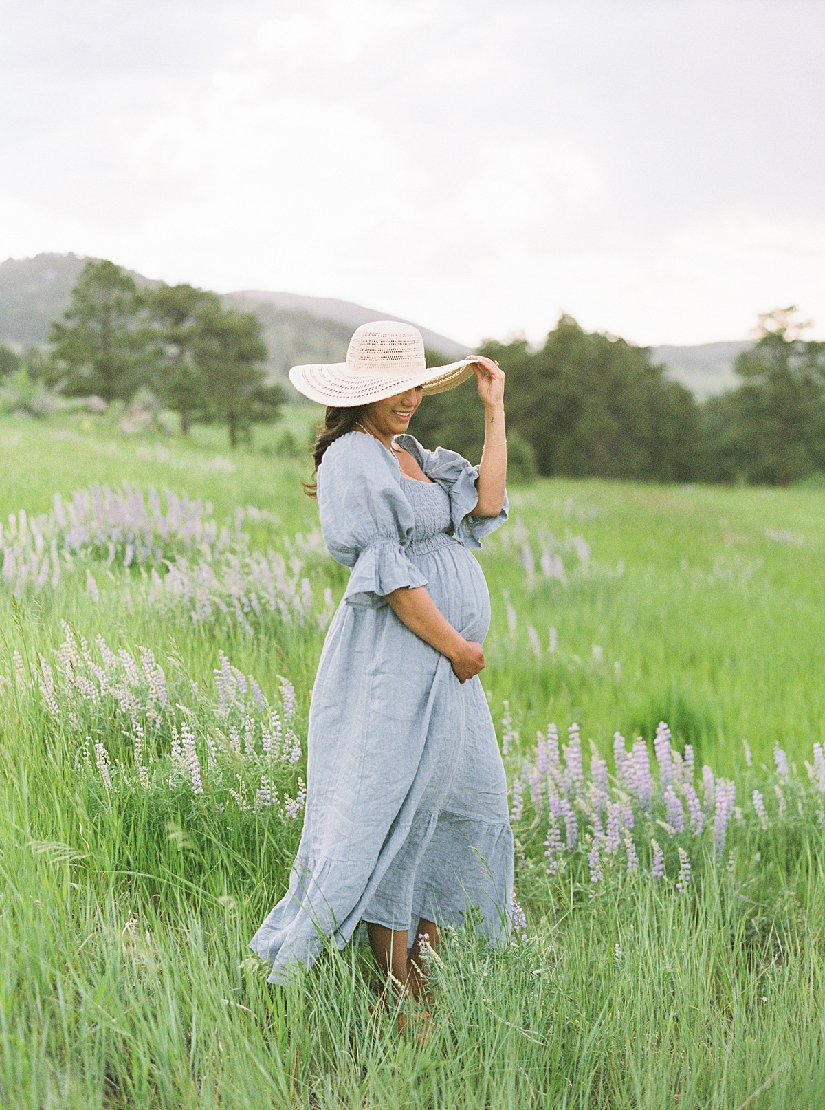 Boulder Maternity Photographer on Film in Summer wildflowers